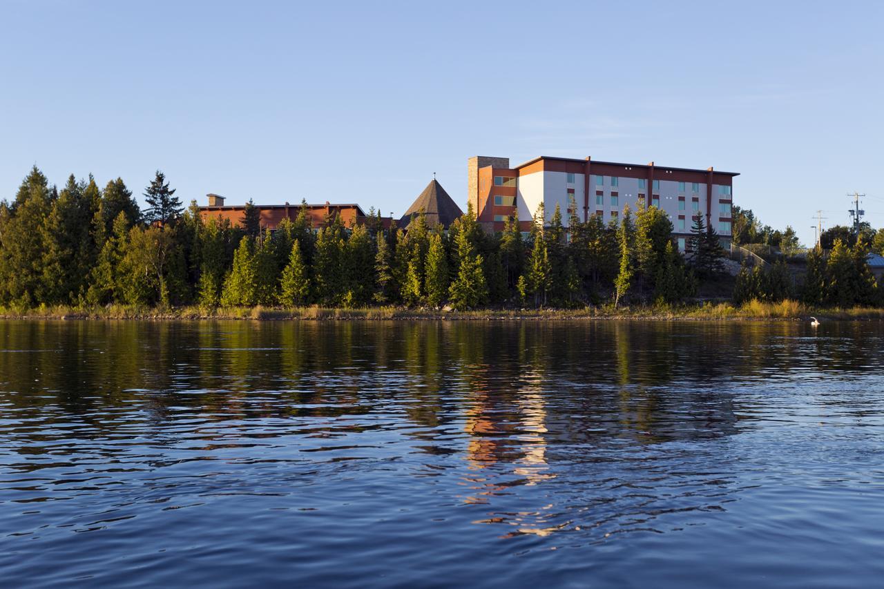 Manitoulin Hotel And Conference Centre Little Current ภายนอก รูปภาพ